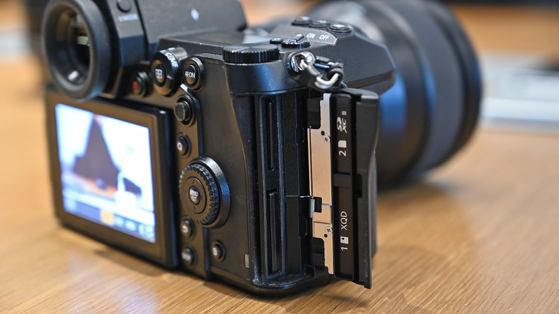 Illustration for article titled Panasonic's First Full-Frame Mirrorless Cameras Are Big Expensive Beasts